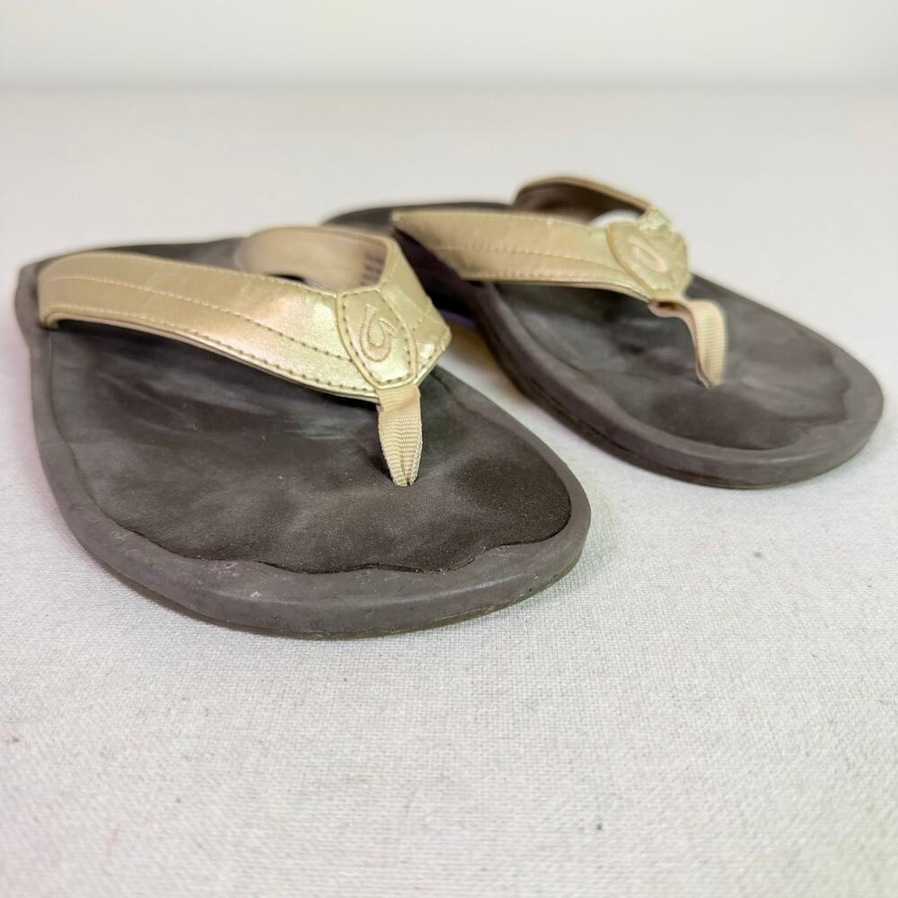 Olukai Ohana Flip Flop Sandals Womens 8 Metallic Gold Thong Beach Comfort Summer